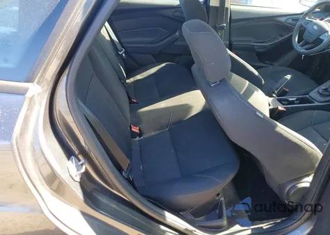 2015 Ford Focus S z USA, uszkodzony, nr VIN 1FADP3E2XFL251548